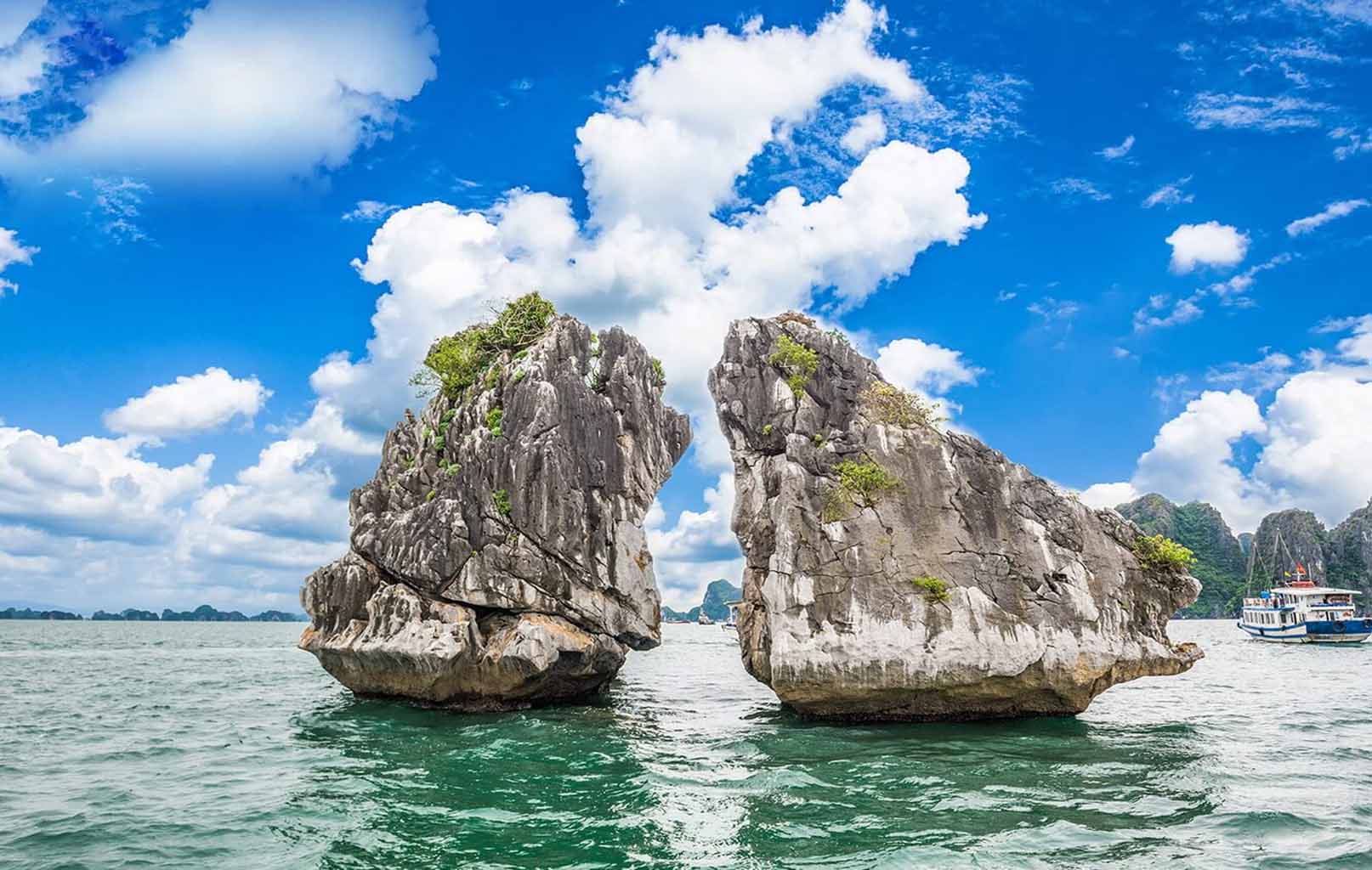 Móng Cái - Hạ Long - Hà Nội - Móng Cái